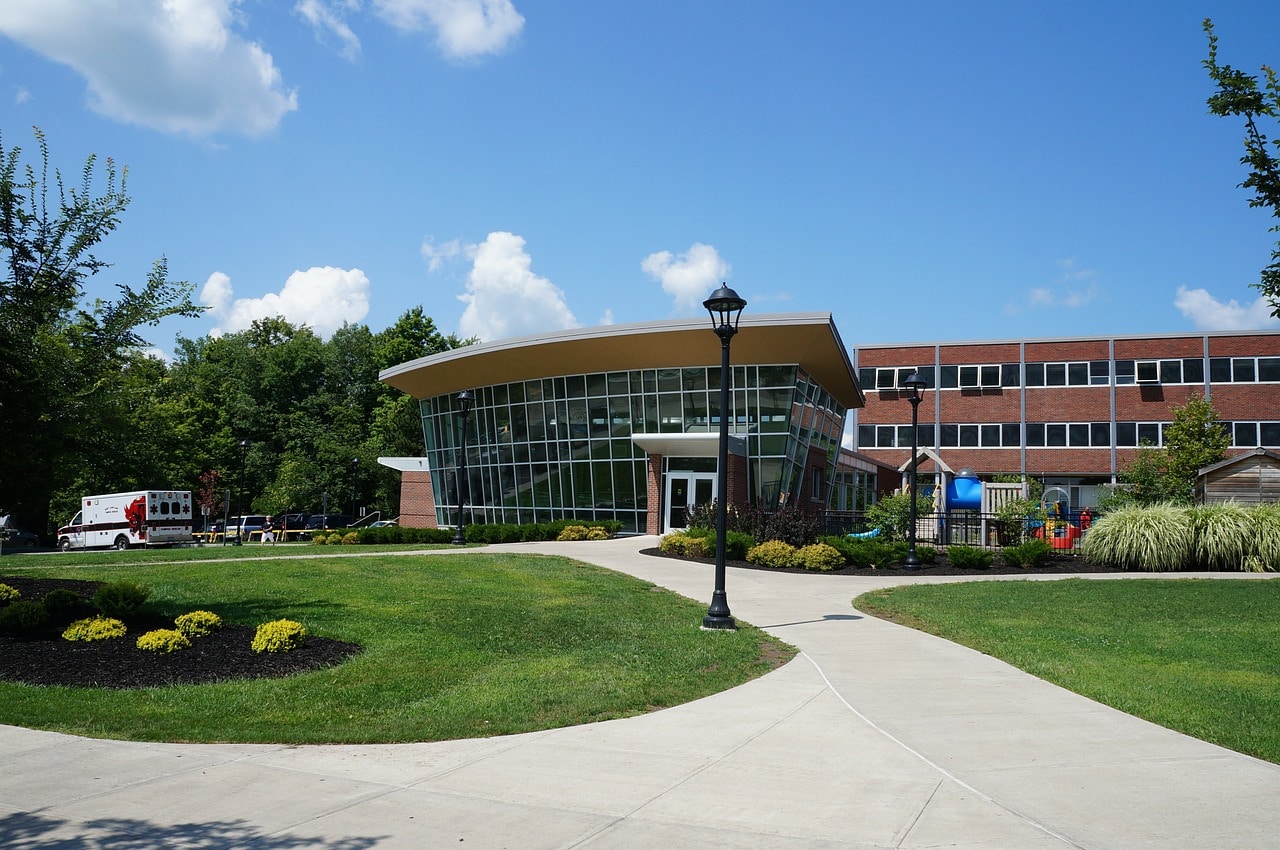 bulletproof glass for schools increases security from ballistic threats